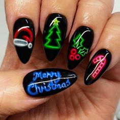 Gothic Christmas Nails, Black Christmas Nails, Christmas Nails 2023, Festive Nail Art, Christmas Gel Nails, Short Nails Art, Nails 2023, Neon Nails