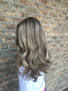 Blonde highlights with dark brown low lights. Light Brown Ash Hair With Highlights, Highlights Lowlights Brown Hair, Low Lights And Highlights, Blonde Hair With Brown Lowlights, Ash Blonde Hair With Highlights, Perfect Blonde Hair, Beyonce Hair, Brown Hair Inspo, Brunette Hair With Highlights