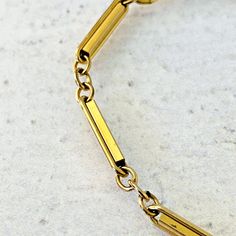 Vintage Gold Filled Bar Link Bracelet - Minimalist and Delicate - Signed Winard - 7 3/4 in Long In excellent condition with rich gold layer. Lovely bracelet! Bracelet Minimalist, Base Metal, Gold Material, Spring Rings, Link Bracelets, Vintage Gold, Anklets, Gold Filled, Sterling Silver Rings