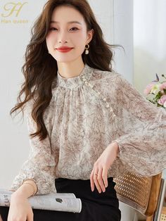 Blouses Fashion Print Simple Shirt Casual Office Style – lastrafashion Casual Office Style, Nail Beads, Loose Dress Pattern, Autumn Tops, Shirt Korean, Fashion Tops Blouse, Blouse Models, Korean Casual, Simple Shirts