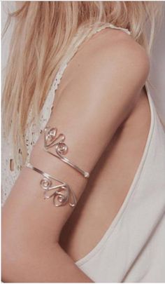 Upper Arm Cuff,  Charming and stunning-looking upper arm cuffs These armbands are created from sturdy quality metals and are not flimsy and will not bend or break. They are created to custom fit YOU so satisfaction is guaranteed! This arm cuff is a blast to wear. I wear mine ALL the time and I get tons of compliments. A wonderful compliment for your bridesmaids, wedding, island vacation, Halloween costume, summer attire or really anytime of year! Upper Arm Bangle : - DIAM : 8.2 cm Material : Zin Upper Arm Bracelets, Arm Cuff Jewelry, Silver Arm Cuff, Upper Arm Bracelet, Gold Arm Cuff, Upper Arm Cuff, Arm Bangles, Gold Arm Band, Arm Bracelets Upper