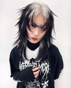 Black White Hair, Home Hair, Dyed Hair Inspiration, Hair Stylies, Estilo Punk, Dye My Hair, Hair Reference, Short Hair Haircuts