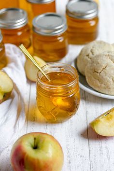 how to make apple jelly from juice Apple Cinnamon Jelly From Juice, Apple Jelly From Apple Juice, Apple Jelly With Apple Juice, Apple Jelly From Juice, Apple Juice Jelly Recipe, Jelly From Juice