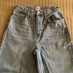 Brand New Bdg High Rise Baggy Jeans, Pristine Condition! In A Great Classic Light-Medium Blue Wash That Goes With Everything (Photos Look Slightly Darker/Grayer Than Actual) Label Says Size 29, Waist Fits Like 27 (14” Flat) Inseam Is 31”, Rise 12.5” Rockin The Trendy 90’s Baggy Look! Offers Welcome, Feel Free To Ask Any Questions! High Rise Baggy Jeans, Bdg Jeans, Jeans Color, Photo Look, Baggy Jeans, High Jeans, Colored Jeans, Medium Blue, Blue Grey