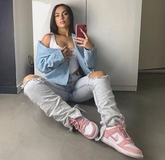 Nike Low Dunks Outfit, Air Jordans Women Outfit Style, Air Jordans Women Outfit, Fits With Jordans, Air Jordans Outfit, Jordan 1 Low Outfit, Pink Pallet