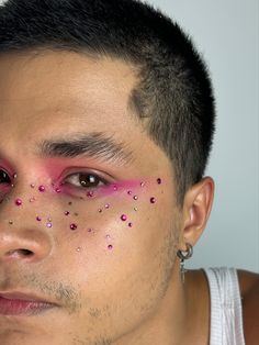 Festival Makeup For Men, Masc Pride Makeup, Male Pride Makeup, Party Makeup Hairstyles, Men’s Stage Makeup, Mens Euphoria Makeup, Men’s Festival Makeup, Summer Party Makeup, Queer Make Up