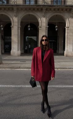 @emitaz Vintage Red Blazer Outfit, Outfit With Red Blazer For Women, Red Blazer Winter Outfit, Blazer Outfits For Women With Skirt, Red Blazer Holiday Outfit, Red Suit Jacket Outfit Women, Red Oversized Blazer, Styling A Red Blazer, Red Oversized Blazer Outfit