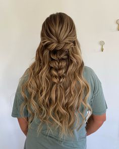 Half Up Half Down Bridesmaid Hair Long Braid, Braid And Curled Hairstyles, Formal Hair Ideas Down With Braid, Braided Curled Hair, Curled Hair With Loose Braid, Half Up Half Down Wedding Braid, Wedding Braid Half Up Half Down, Bridal Hair Down Braid, Braided Formal Hairstyles Half Up