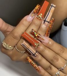 Fall Inspired Nails Black Women, Fall Nails Rhinestones, Fall Nail Designs 2022 Square, Thanksgiving Square Nails, Extra Fall Nails, Baddie Thanksgiving Nails, Fall Medium Nails, Fall Nail Designs Black Women