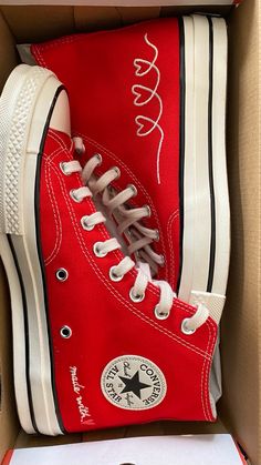 Cute Converse, Trendy Shoes Sneakers, Dr Shoes, Red Converse, Cute Nike Shoes, Fresh Shoes, Hype Shoes, Shoe Inspo, Aesthetic Shoes