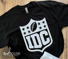 IDC, I Don't Care NFL Shirt, Funny Super Bowl Football Tee Graphic Tee Shirt With Heat Transfer Vinyl For Fans, Silhouette Clothes, Custom Graphic Tees, Super Bowl T Shirts, Funny Football Shirts, Vacation Birthday, Super Bowl Football, Diva Style, Birdhouse Designs