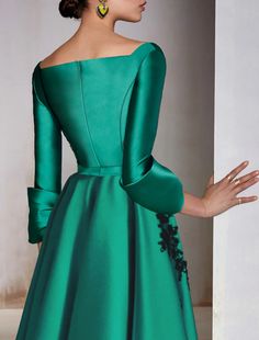 Green Dress Wedding Guest, Green Dress Wedding, Formal Wedding Guest Attire, Tea Length Cocktail Dresses, Red Green Dress, Cocktail Dress Elegant, Dresses Christmas, Green Wedding Dresses, Cheap Cocktail Dresses