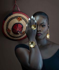 Afro Jewelry, African Inspired Jewelry, Unique Gold Rings, Dope Jewelry Accessories, Jewelry Photography Styling, African Accessories, Art Jewelry Design, Earring Stand, Handmade Jewelry Tutorials