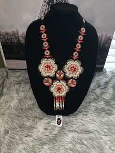 Beautiful necklaces of large flowers made with chaquira in huichol art, handmade by Mexican artisans. Huichol Art, Art Handmade, Choker Necklaces, Large Flowers, Flower Making, Beautiful Necklaces, Choker, Choker Necklace, Statement Necklace