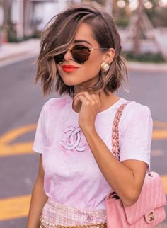 Jagged bob: o corte de cabelo que é tendência entre as mulheres de 40 – Nova Mulher Blonde Bob Hairstyles, Hairdos For Short Hair, Hair Affair, Auburn Hair, Love Hair, Hair Transformation