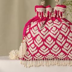 Beautiful Casual Purse Mehandi Function, Japanese Handbag, Work Purse, Kawaii Bags, Casual Purse, Potli Bag, Drawstring Purse, Wedding Bags, Latest Bridal Mehndi Designs