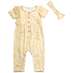 Introducing the Jessica Simpson Baby Girls' Short Sleeve Romper Jumpsuit and Matching Headband, a perfect addition to your little one's wardrobe. Crafted with care and designed with style, this two-piece set embodies the quality associated with the Jessica Simpson brand. Dress your baby girl's in this adorable romper and headband set, and she'll be ready for any adventure in comfort and style. Size: 0-3 Months.  Color: Multicolor.  Gender: female.  Age Group: infant. Jessica Simpson Style, Baby Girl Shorts, Joggers Outfit, Baby Girl Summer, Short Sleeve Romper, Casual Rompers, Baby Girl Romper, Short Sleeve Bodysuit, Matching Family Outfits