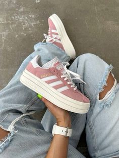 Sneakers Pictures, Pretty Sneakers, Trendy Shoes Sneakers, Preppy Shoes, Pretty Shoes Sneakers, Hype Shoes