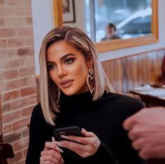 Kim Kardashian Short Blonde Hair, Khloe Kardashian Hair 2022, Khole Kardashian