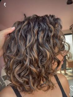 20 CURLY HAIRSTYLES FOR WOMEN OVER 50 - valemoods Curly Bob Haircut, Highlights Curly Hair, Colored Curly Hair