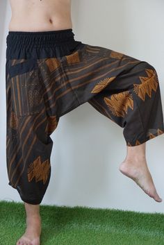 "❤️Handmade with a very lovely pattern, , Unisex, Comfortable to Wear & Stylish. Mens Japanese Samurai Style Japanese Casual,Hakama cotton Pants, Samurai Pants - elastic waistband Fits all! Unisex pants, These beautiful casual pants is unique & comfortable to wear samurai pants, ninja pants, harem pants, thai pants, kimono,Relaxing and simply lifestyle clothing it is easy to wear and great for many occasions. One size fits most. These pants are great for many different activities like tr Traditional Brown Harem Pants, Traditional Pants With Elastic Waistband For Festivals, Traditional Brown Bottoms For Festival, Traditional Pants With Pockets, Traditional Harem Pants With Pockets For Festivals, Traditional Harem Pants With Pockets, Traditional Brown Harem Bottoms, Samurai Style, Hmong Fabric