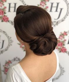 Mother Of The Bride Hair Low Bun, Shenion Hairstyles 2024, Bridal Hairstyles Boho, Shenion Hairstyles, Bridal Hairdos, Bridal Updos, Wedding Hair Trends, Chignon Bun