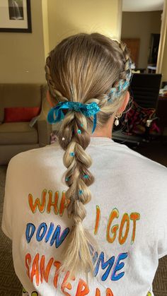 Fair Show Hair, Homecoming Cheer Hairstyles, Glitter In Hair Football Game, Softball Colored Braids, Football Cheer Hairstyles, Color Gaurd Hairstyles, Powder Puff Hairstyles