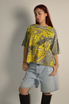 Size L  Cropped Oversized Yellow Top For Streetwear, Yellow Oversized Top For Streetwear, Oversized Vintage Green Tops, Urban Style Yellow Tops With Graphic Print, Oversized Green Vintage Top, Green Oversized Vintage Top, Urban Style Yellow Graphic Print Tops, Retro Oversized Tops For Streetwear, Oversized Retro Tops For Streetwear