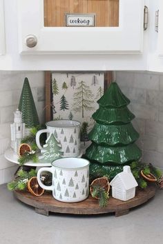 Seasonal Kitchen Decor, Christmas Mug Display Ideas, Green Theme Christmas Decor, Pine Tree Christmas Decor, Christmas Decor Tray, Green And White Christmas Decor, Green Christmas Decor, Kitchen Christmas Decor