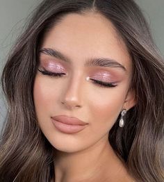 Pink Mauve Eye Makeup, Indian Pink Makeup, Indian Party Makeup Looks, Whimsical Bridal Makeup, Wedding Makeup Pink Eyeshadow, Bridal Party Makeup Bridesmaid Make Up, Whimsical Wedding Makeup, Baby Shower Makeup Ideas, Pink Bridesmaid Makeup