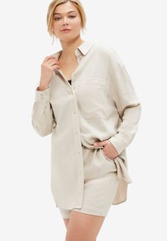 There are so many ways to rock this oversized, easy-care linen-blend shirt: wear it on its own or layer it over a tank. Tuck it or tie it at your hip. Boyfriend Shirt, Ladies Of London, Linen Top, Linen Women, Sweater Blouse, Shop Blouses, Denim Shop, Find It, Wear It