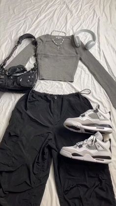 acubi fashion, outfit inspo, acubi outfits, acubi aesthetic, y2k, acubi style, Korean fashion, asian, grunge, retro aesthetic, gray and black outfit, korean girl Acubi Hoodie, Acubi Fashion Mid Size, Black And White Y2k Outfits, Acubi Outfits Korean, Y2k Acubi, Acubi Core, Acubi Fashion, Acubi Style, Acubi Outfits