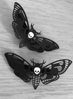 Deaths Head, Deaths Head Moth, Dragon Wings, Fantasias Halloween, Alligator Clips, Gothic Jewelry, Jewelry Inspo, Goth Fashion