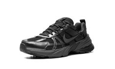 V2K Run "Black Dark Smoke Grey" Stadium Goods, Grey Nikes, Grey Shoes, Dark Black, Nike Shoes, Street Wear, Running, Nike, Sneakers