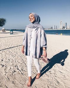 WEBSTA @sauf.etc 🍍🍍🍍🍍🍍🍍🍍🍍🍍🍍🍍 Casual Muslim Outfits, Hijab Fashion Casual Muslim Outfit Ideas, Rok Outfit, Outfit Essentials, Outfits Hijab