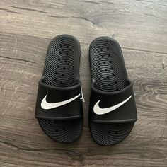 Size 4men /5 Women New With Tags Nike Slide Sandals, Floral Nikes, Slides Nike, Nike Benassi, Nike Slides, Black Slides, Mens Slides, Swim Shoes, New Nike Air