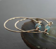 Rose gold tone bronze hoop earrings with unique by IngoDesign Unique Hoop Earrings, Rose Stone, Jewelry Magazine, Wire Jewelry Designs, Aquamarine Earrings, Diy Wire Jewelry, Wire Work Jewelry, Earrings Inspiration, Handmade Wire Jewelry