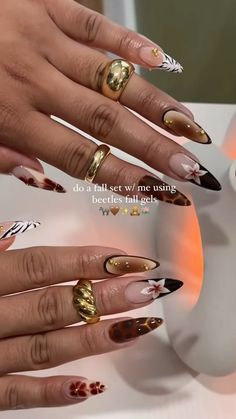 Paris Nails Ideas, 2024 Nails Fall, Crocodile Nails Tutorial, Stiletto Fall Nails, Black French Tip Nails Almond, Capricorn Nails, Corset Nails, Croc Nails, Girls Nail Designs