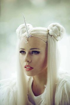 White Unicorn Horn Circlet Unicorn Makeup Halloween, Burning Man Style, Unicorn Makeup, Fest Outfits, Hallowen Costume, Unicorn Halloween, Halloween 2013, Unicorn Costume, Unicorn Girl