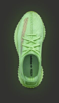 Yeezy Shoes Outfit, Adidas Shoes Yeezy, Sneakers Wallpaper, Dr Shoes, Adidas Boost, R 25, Yeezy Boost 350 V2, Fresh Shoes