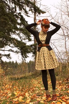 fall Riverside Cottage, Vintage Green Dress, Mode Hippie, Colored Tights, Paris Mode, Quirky Fashion, Skirt Maxi, Outfit Trends