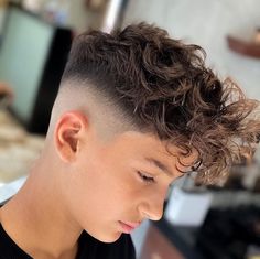 High Top Fade Haircut, Medium Fade Haircut, Messy Fringe, Fringe Hairstyle, Hairstyle Fade, Best Curly Haircuts, Shoulder Length Curly Hair