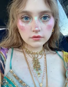 Creative Everyday Makeup, Maximalism Makeup, Trolls Makeup, Cutesy Makeup, Extravagant Makeup, Whimsical Makeup, Dreamy Makeup, Glittery Makeup