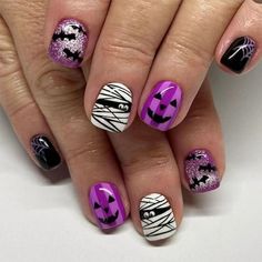 Halloween Short Press on Nails Glossy Fake Nails with Purple Glossy Skull Design Full Cover Artificial Glue on Nails Square False Nails for Women Girls Acrylic Manicure Salon Specification: Item Type: Halloween press-on nails Material: plastic Color: As the picture shows Pattern: As the picture shows Quantity: 24 pcs Halloween fake nails Features: 1. Wearable nail art, and fashionable designs, make you more charming. 2. Artificial fake nails with jelly glue, won't hurt your nails. 3. High qualit Strašidelný Halloween, Nail Art Halloween, Nails Short Square, Halloween Kit, Halloween Press On Nails, Short Fake Nails, Press On Nails Short, Nagel Tips