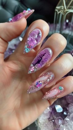 Geode Nail Art, Manicure Nail Designs, Edgy Nails, Daily Nail, Mesmerizing Beauty, Beautiful Nail Art, Nail Games, Color Blending, Blue Glitter