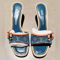 Brand New, Never Worn! Louis Vuitton And Marc Jacobs Collaborated In The Spring/Summer Of 2005 And These Beautiful Louis Vuitton Monogram Denim Slides Were Born. A Must Have For Any Collector! Denim Slides, Louis Vuitton Blue, Denim Heels, Leather Thong Sandals, Ankle Wrap Sandals