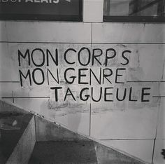 graffiti on the side of a building that says mon comps mongene tagueule