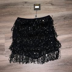 Sparkly Black Fringe Skirt. Brand New Never Been Worn Still Has Its Tags On. No Zipper But The Waistband Is Stretchy. Has A V Shape At The Bottom (See Photos Above). Black Sparkle Skirt, Black Fringe Skirt, Black To Silver Ombre, Diamond Sweaters, Sparkly Skirt, Night Skirt, Hot Skirts, Sparkle Skirt, Ribbon Skirts