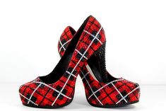 Plaid Heels, Crystal Heels, Shoe Obsession, Up Girl, How To Paint, Black Crystals, Red And Gold, Buffalo Plaid, Beautiful Shoes