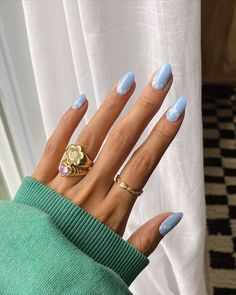 Pastel Blue Nails With Flowers, Nail Art Papillon, Nail Art Bleu, Minimal Nail, Sky Blue Nails, Light Blue Nails, Baby Blue Nails, Spring Nail Trends, Floral Nail Designs